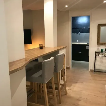 Apartment T4 Refait A Neuf Rennes, 3 Ch. Parking, 2 Balcons. Rennes